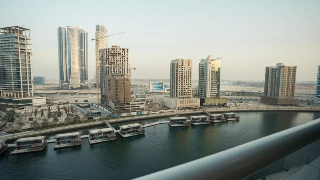 Oskena Vacation Homes - Waterfront Downtown 두바이
