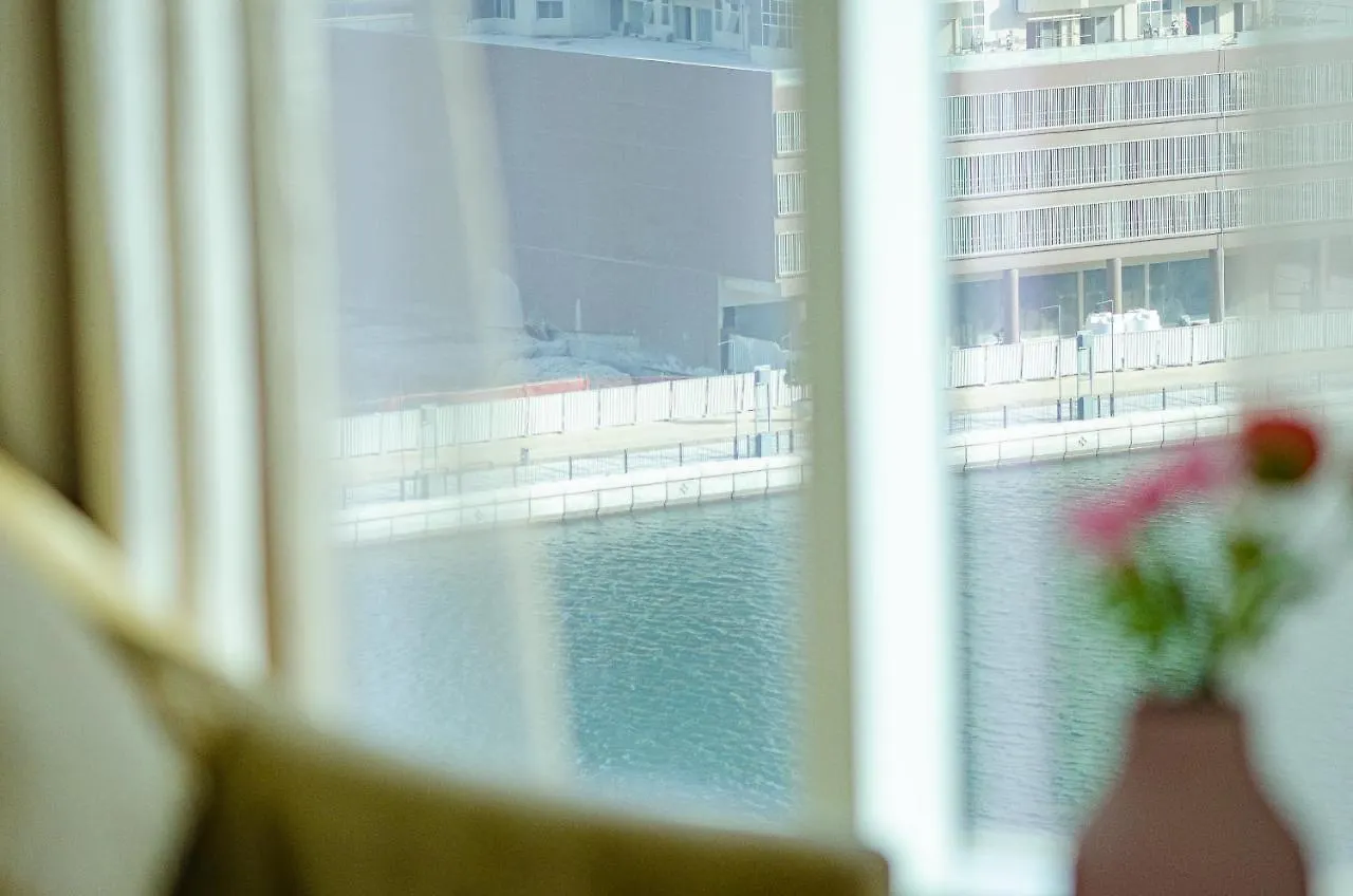 Oskena Vacation Homes - Waterfront Downtown 두바이